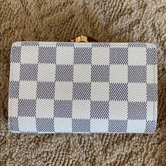 Wallet - Picture 2 of 5